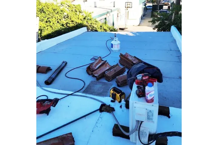 Aguilar Roofing Services image 5