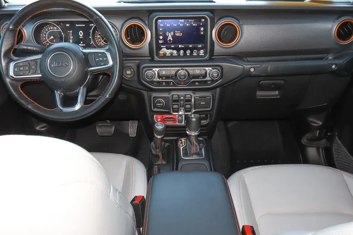 $38488 : 2023 Gladiator Mojave 4x4 image 9