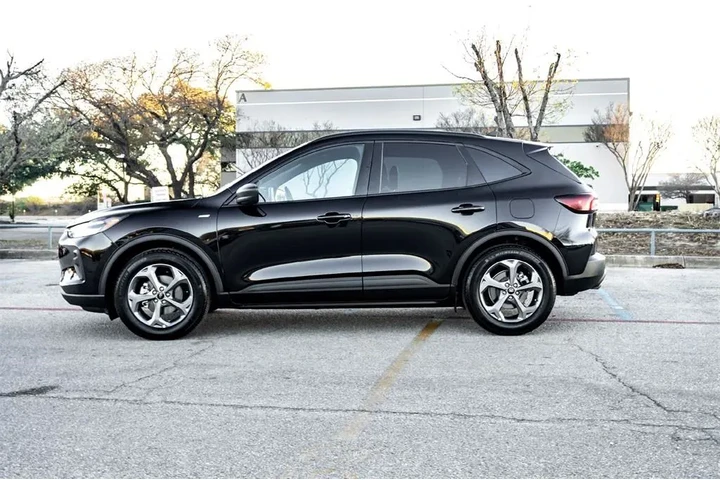 $24978 : Ford Escape 2025 ST-Line 4dr image 8