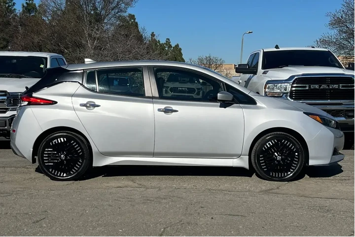 $18500 : Nissan LEAF 2023 SV PLUS 4dr image 3