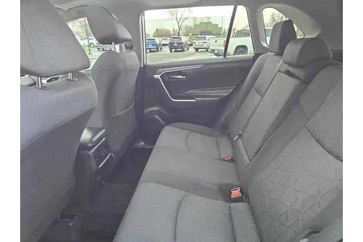 $26995 : Toyota RAV4 2022 XLE 4dr SUV image 8