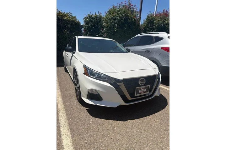 $16957 : Nissan Altima 2021 2.5 SR 4d image 1