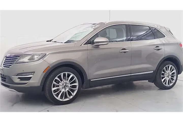 2015 Escape SE 4WD image 1