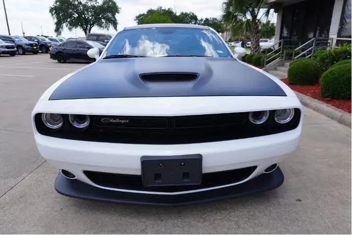 $39775 : Dodge Challenger 2021 R/T Sc image 2