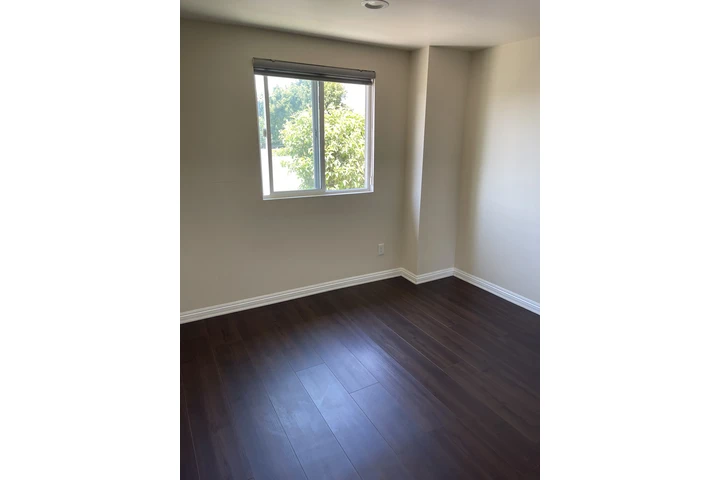$800 : ALAMEDA & CENTURY SE RENTA image 1
