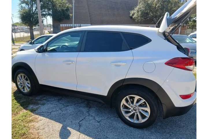 $12800 : 2016 Tucson SE image 9