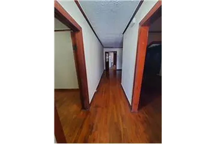 $1600 : Rental property with 3 bedro image 4