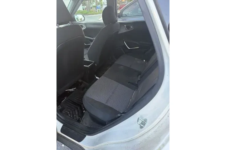 $15307 : Kia Soul 2021 LX 4dr Crossov image 10