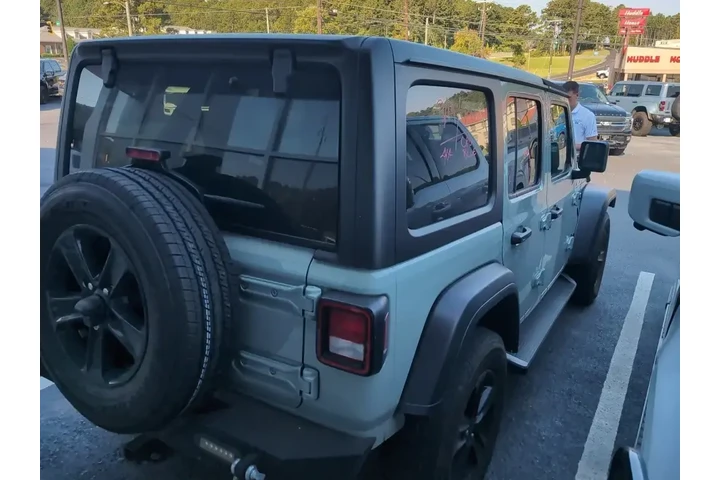 $28000 : Jeep Wrangler 2023 4x4 Sport image 4