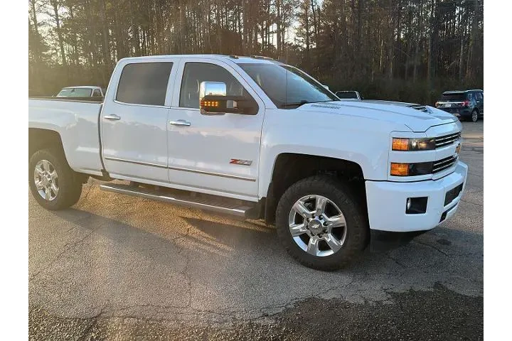 $39564 : Chevrolet Silverado 2500HD 2 image 4