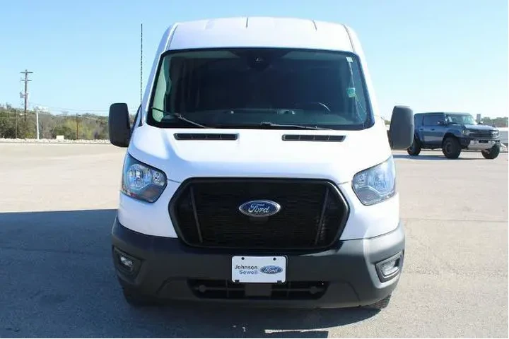 $33200 : Ford Transit 2021 250 3dr SW image 3