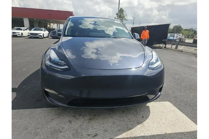 $28990 : Tesla Model Y 2023 AWD 4dr C image 2
