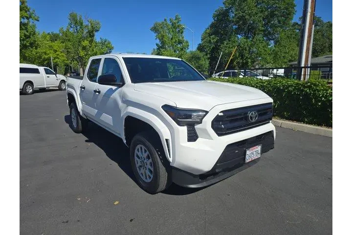 $35995 : Toyota Tacoma 2024 4x4 SR 4d image 1