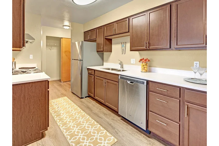 $1500 : Greatness House image 8