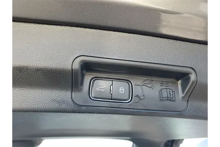 $26990 : Ford Explorer 2023 Base 4dr image 8