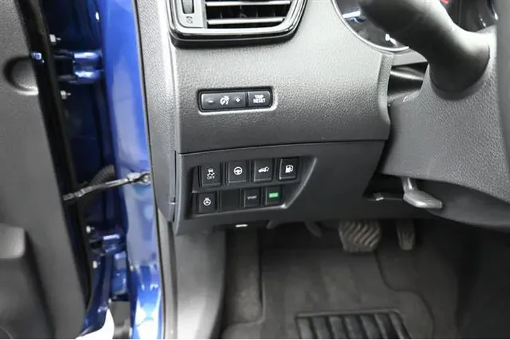 $17541 : Nissan Rogue 2020 S 4dr Cros image 9