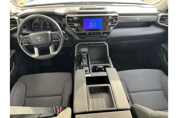 $37985 : Toyota Tundra 2023 4x4 SR5 4 image 4