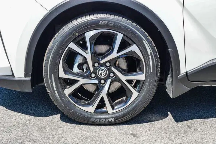 $17500 : Toyota C-HR 2020 XLE 4dr Cro image 10