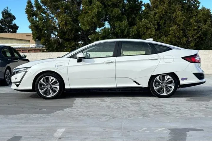 $21569 : Honda Clarity Plug-In Hybrid image 6