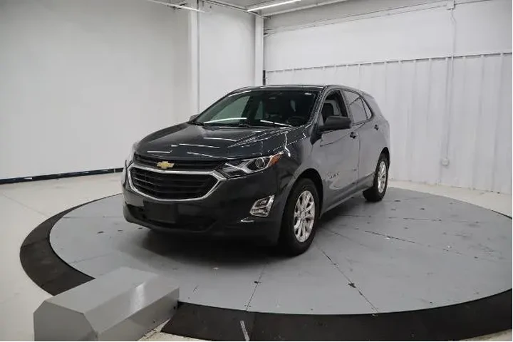 $18557 : Chevrolet Equinox 2020 LS 4d image 8
