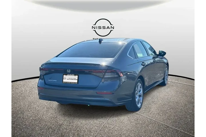 $22995 : Honda Accord 2024 LX 4dr Sed image 5