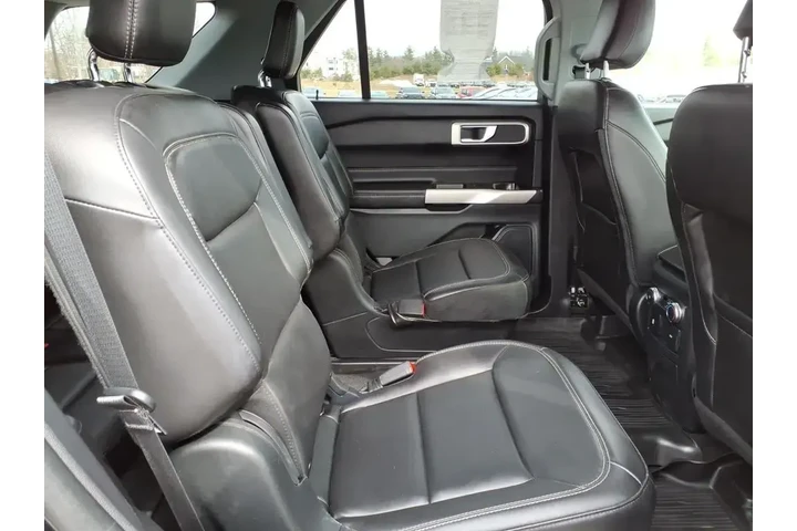 $29825 : Ford Explorer 2022 AWD XLT 4 image 7
