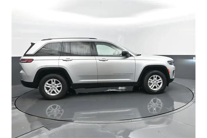 $25634 : Jeep Grand Cherokee 2024 4x4 image 4