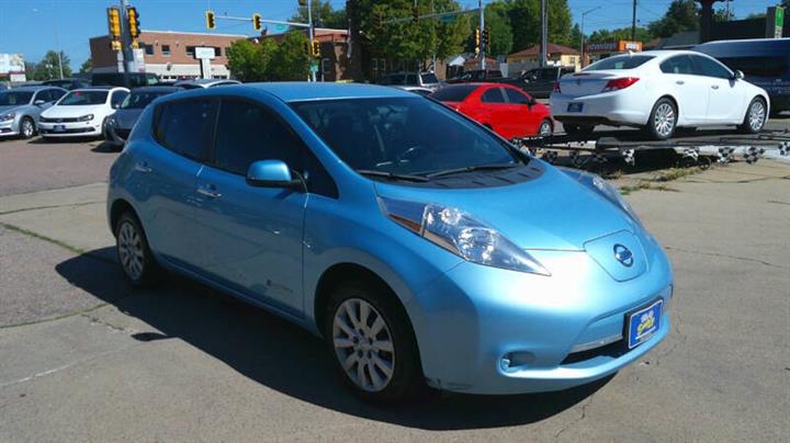 $8999 : 2015 LEAF S image 4