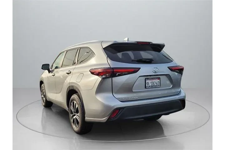 $39994 : Toyota Highlander 2024 XLE 4 image 5