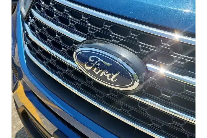 $23988 : Ford Explorer 2021 AWD XLT 4 image 4