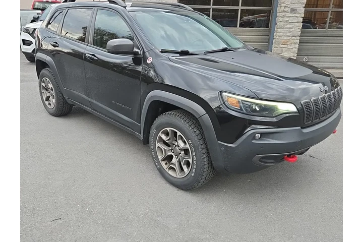 $15990 : Jeep Cherokee 2020 4x4 Trail image 3