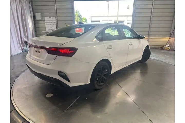 $17777 : Kia Forte 2024 LXS 4dr Sedan image 5