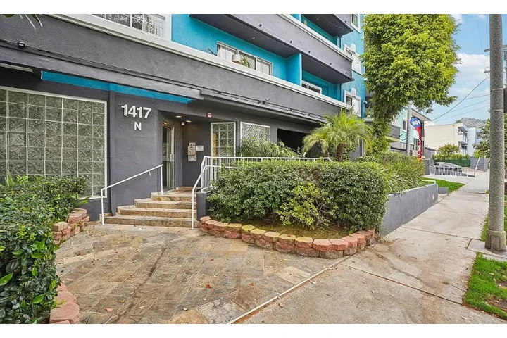 $1450 : 1Bed 1 bath Apt in Koreatown image 2