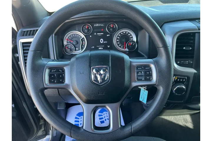 Ram 1500 Classic 2021 4x2 SL image 9