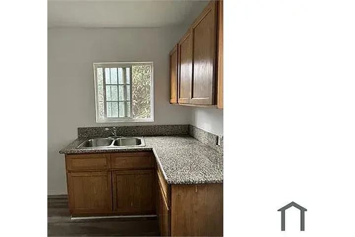 $2295 : Affordable Two Bedrooms image 4