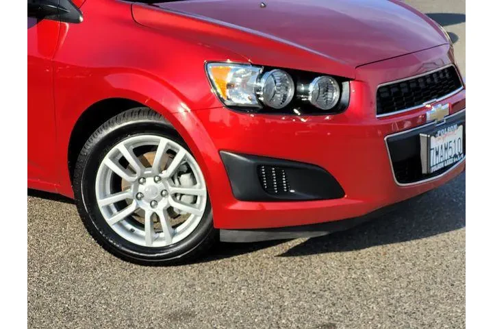 $8398 : Chevrolet Sonic 2015 LT Auto image 6