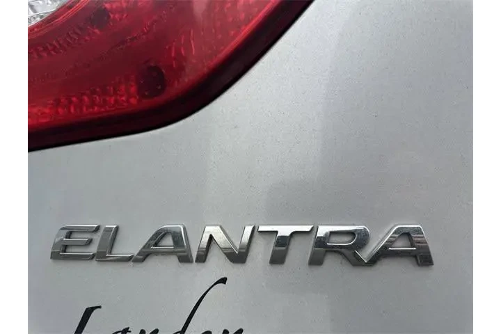 $5500 : Hyundai ELANTRA GT 2013 4dr image 8