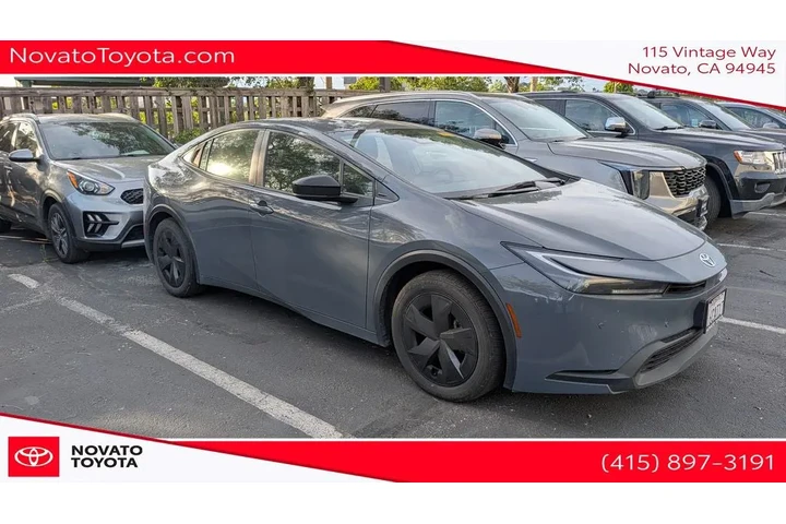 $28490 : 2024 Prius LE image 2