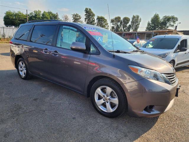 $10999 : 2012 Sienna LE 8-Passenger image 8