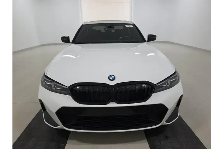 $31990 : BMW 3 Series 2024 330i 4dr S image 2