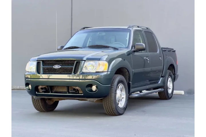 $9940 : 2004 Explorer Sport Trac Adre image 2