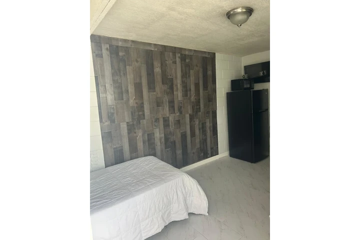 $800 : Studio amplio image 3