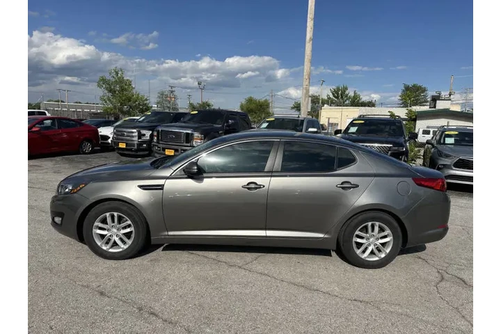 $9900 : 2012 Optima LX image 3