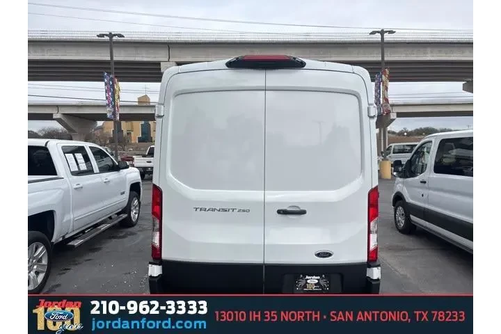$33738 : Ford Transit 2023 250 3dr SW image 5