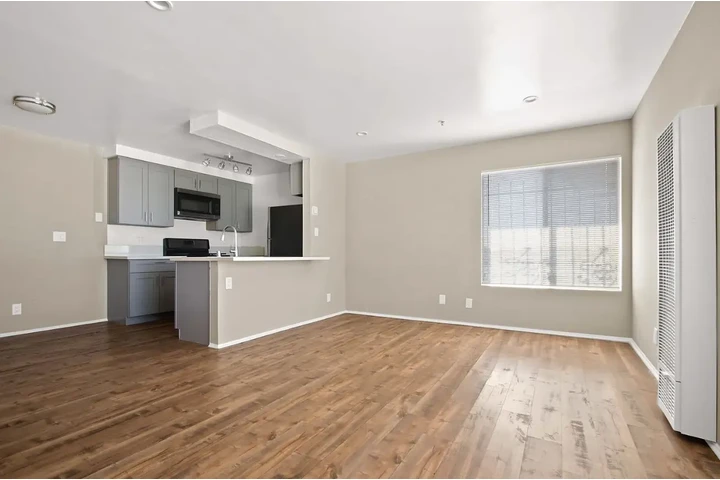 $1050 : Cómoda habitación Hawthorne image 5