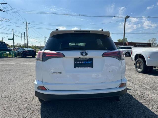 2016 RAV4 LE image 3