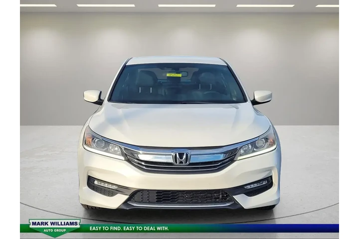 $15590 : Honda Accord 2017 Sport 4dr image 9