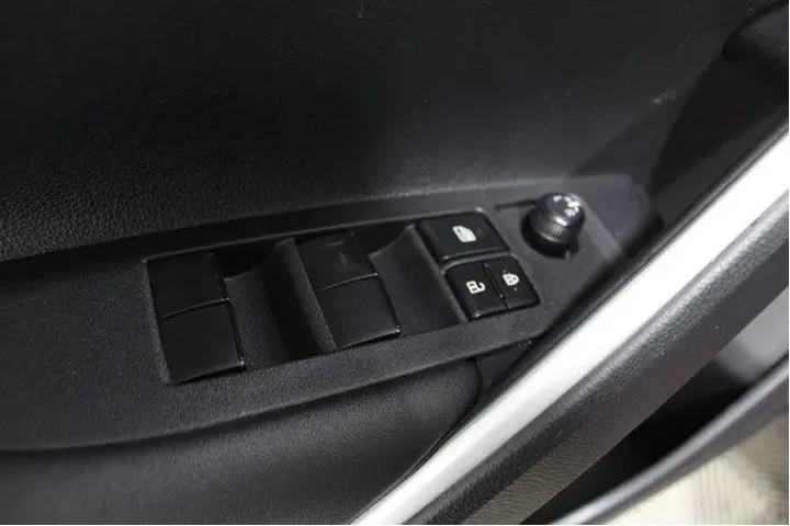 $35955 : Toyota Corolla Cross Hybrid image 7