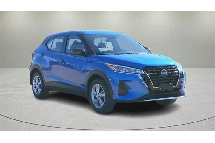 $18989 : Nissan Kicks Play 2025 S 4dr image 1