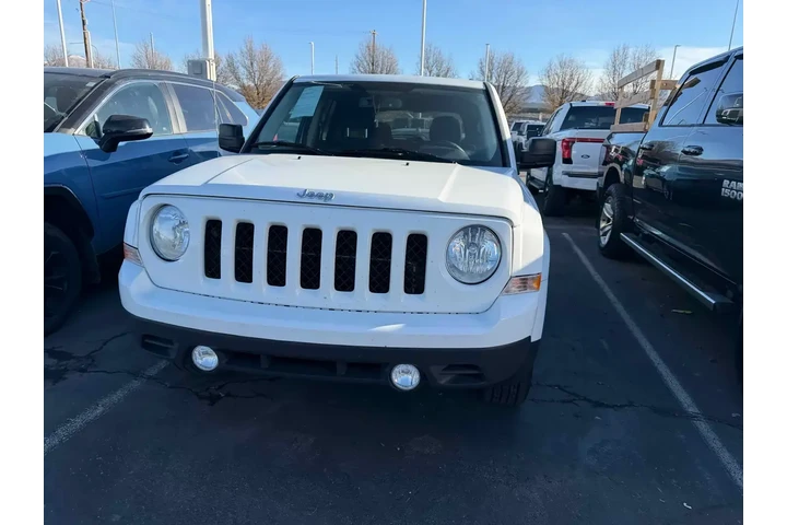 $12064 : Jeep Patriot 2016 4x4 Latitu image 3